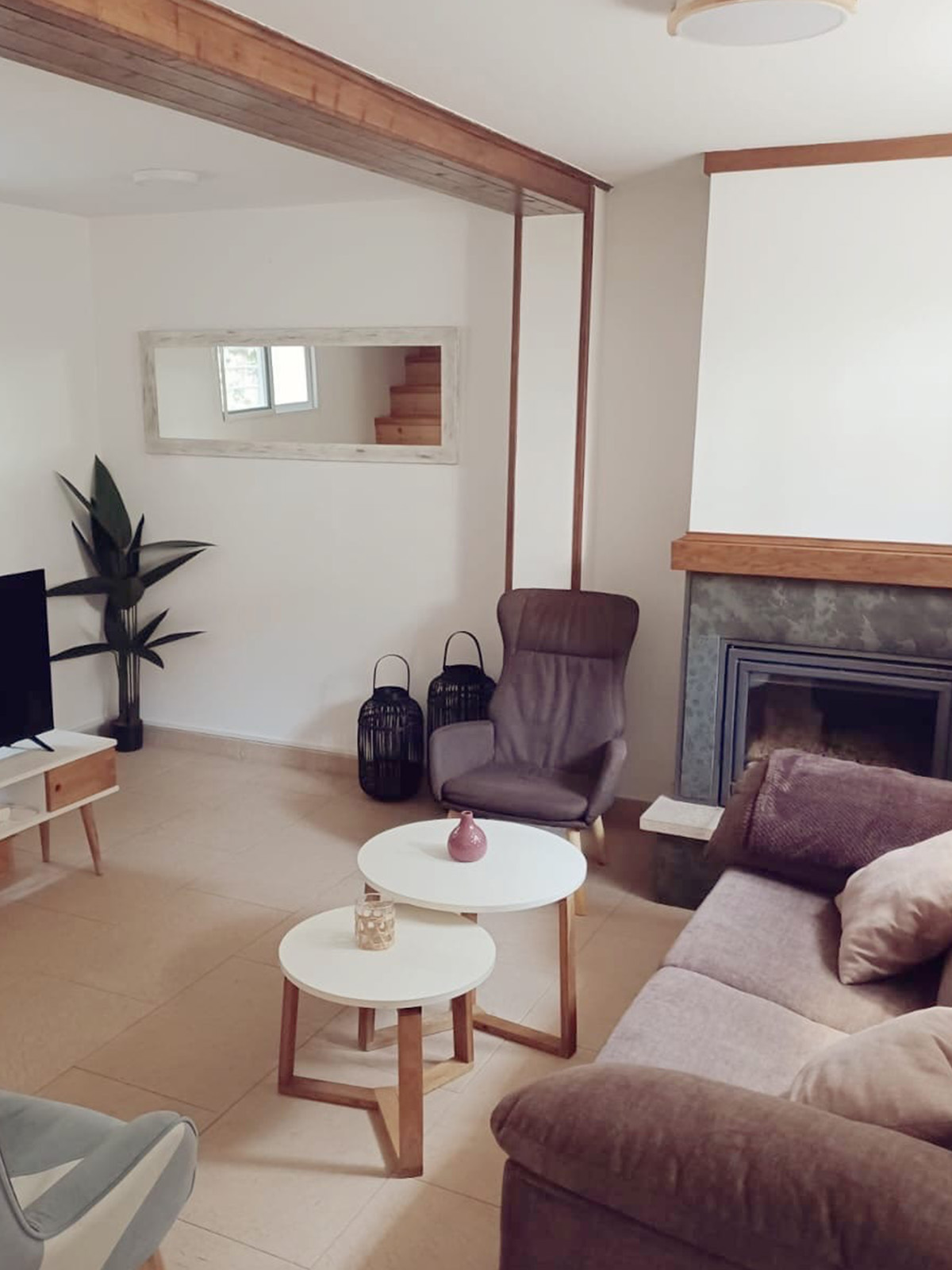 gredos salon TV vertical