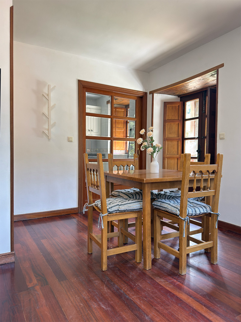 casa-1-mesa-cocina