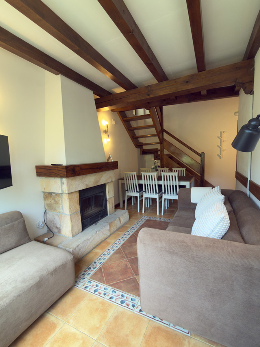 casa-5-salón-chimenea