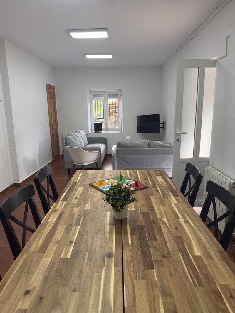 casa-completa-Sierra-mesa-comedor