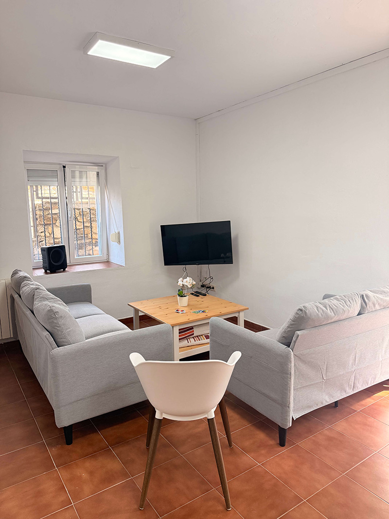 casa-completa-sierra-zona-común-sofás